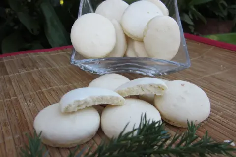 Delikatne ciasteczka, idealne do kawy. Ten przepis na anyżki zachwyci każdego!